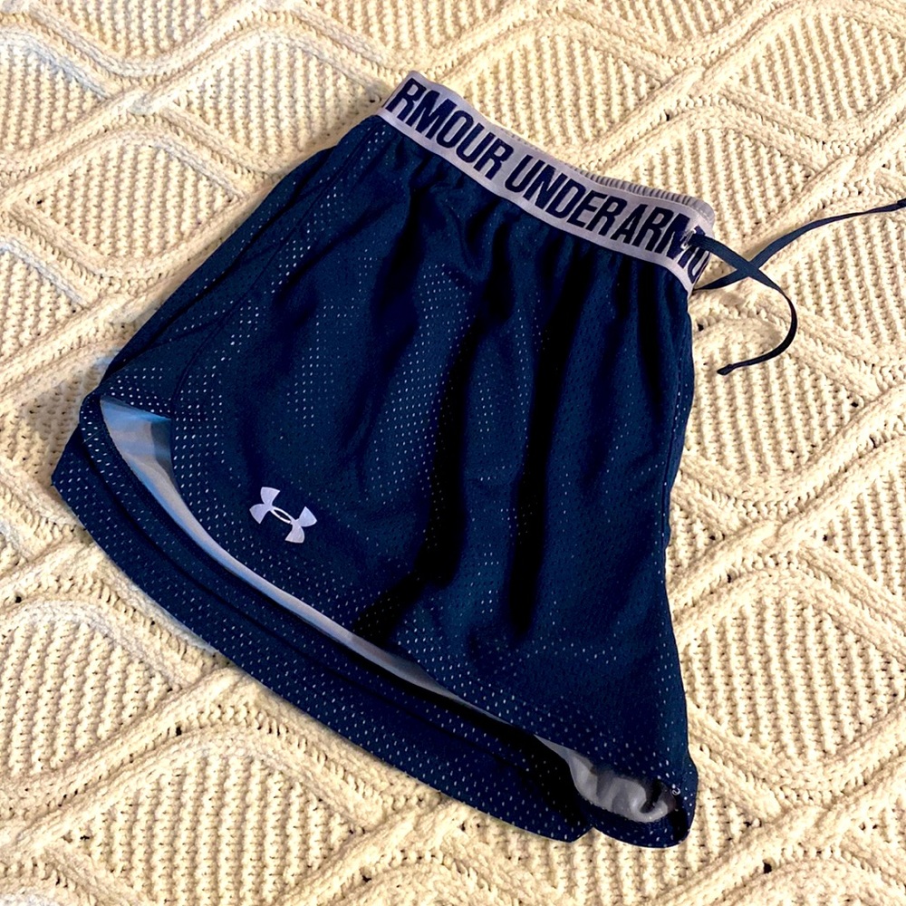 Under Armour Navy shorts. Size XL. Excellent condition.